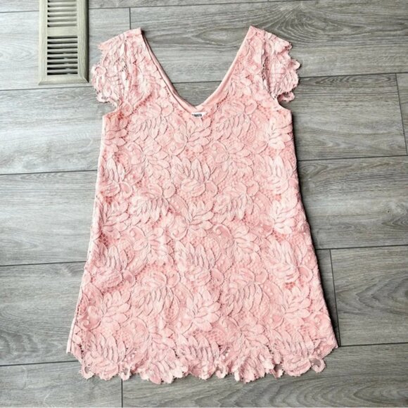 BB Dakota Rene Deep V Neck Lace Shift Dress - Picture 5 of 13